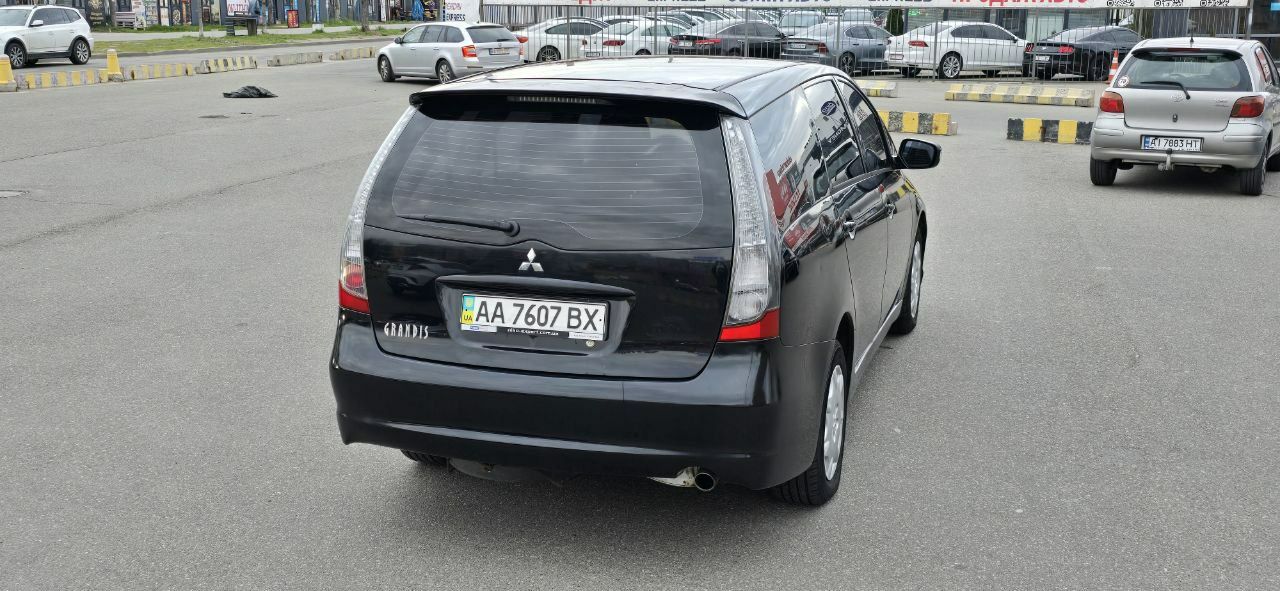 Продам Mitsubishi Grandis 7 мест гбо-4 в отличном состоянии