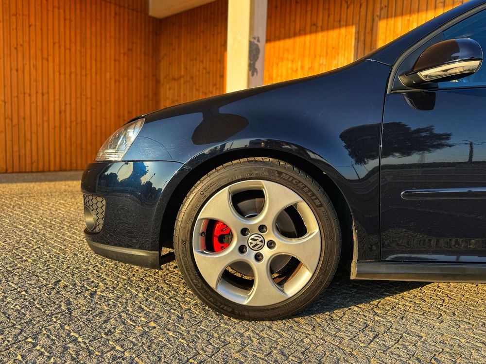 VW Golf V GTI 2.0 TFSI 200cv DSG - Desde 203€ Mês