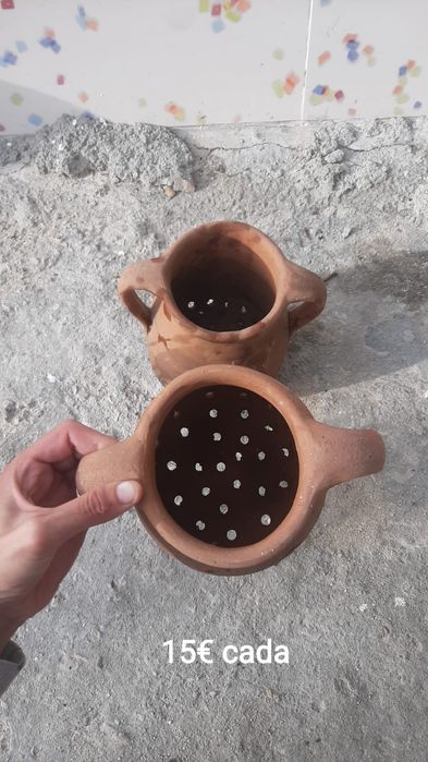 Vários artigos em barro