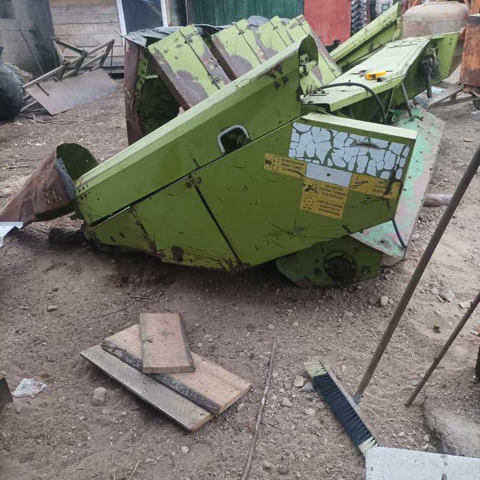 Przystawka heder do kukurydzy class dominator