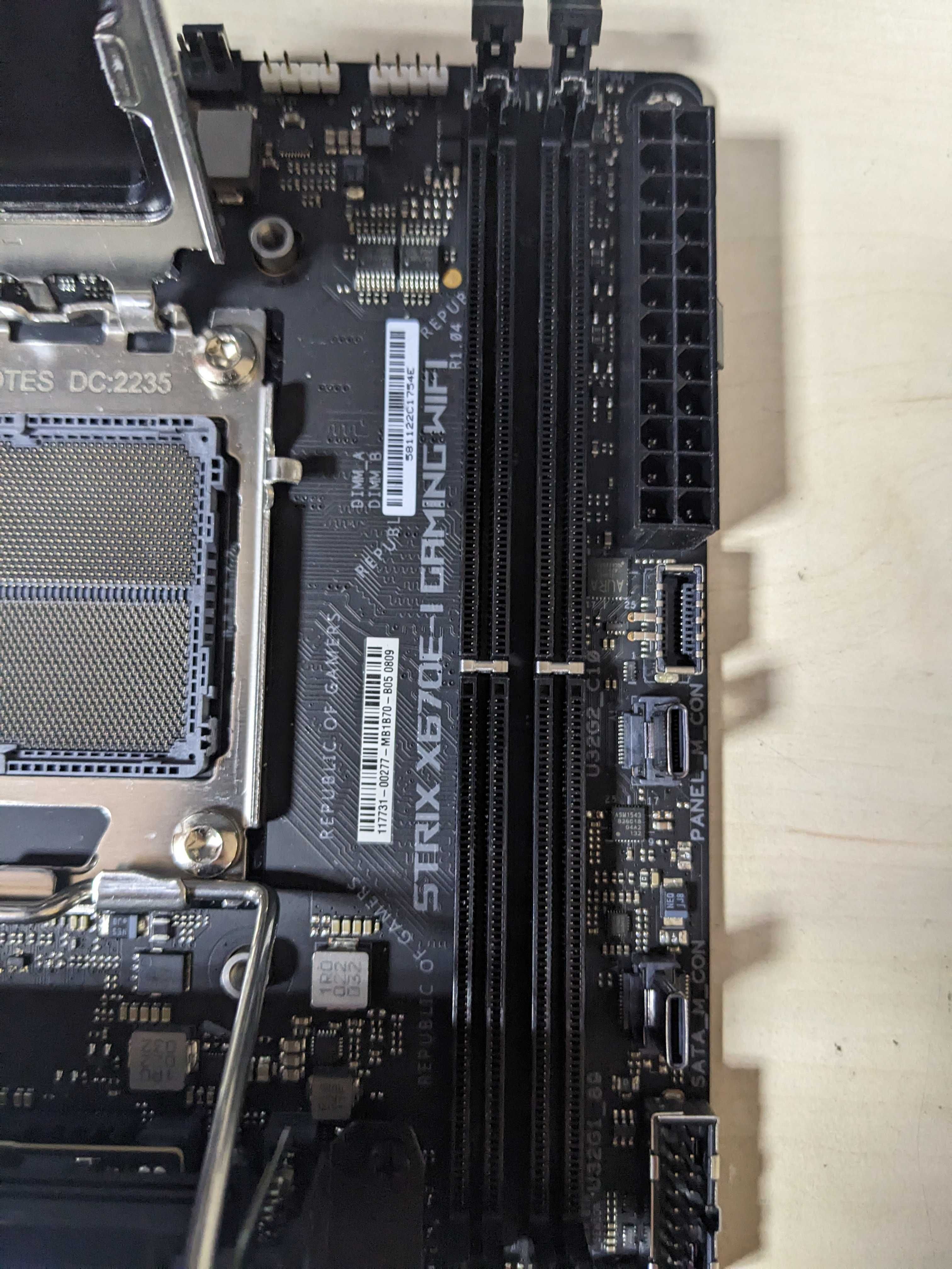 Материнська плата Asus Rog Strix X670E-I Gaming WiFi