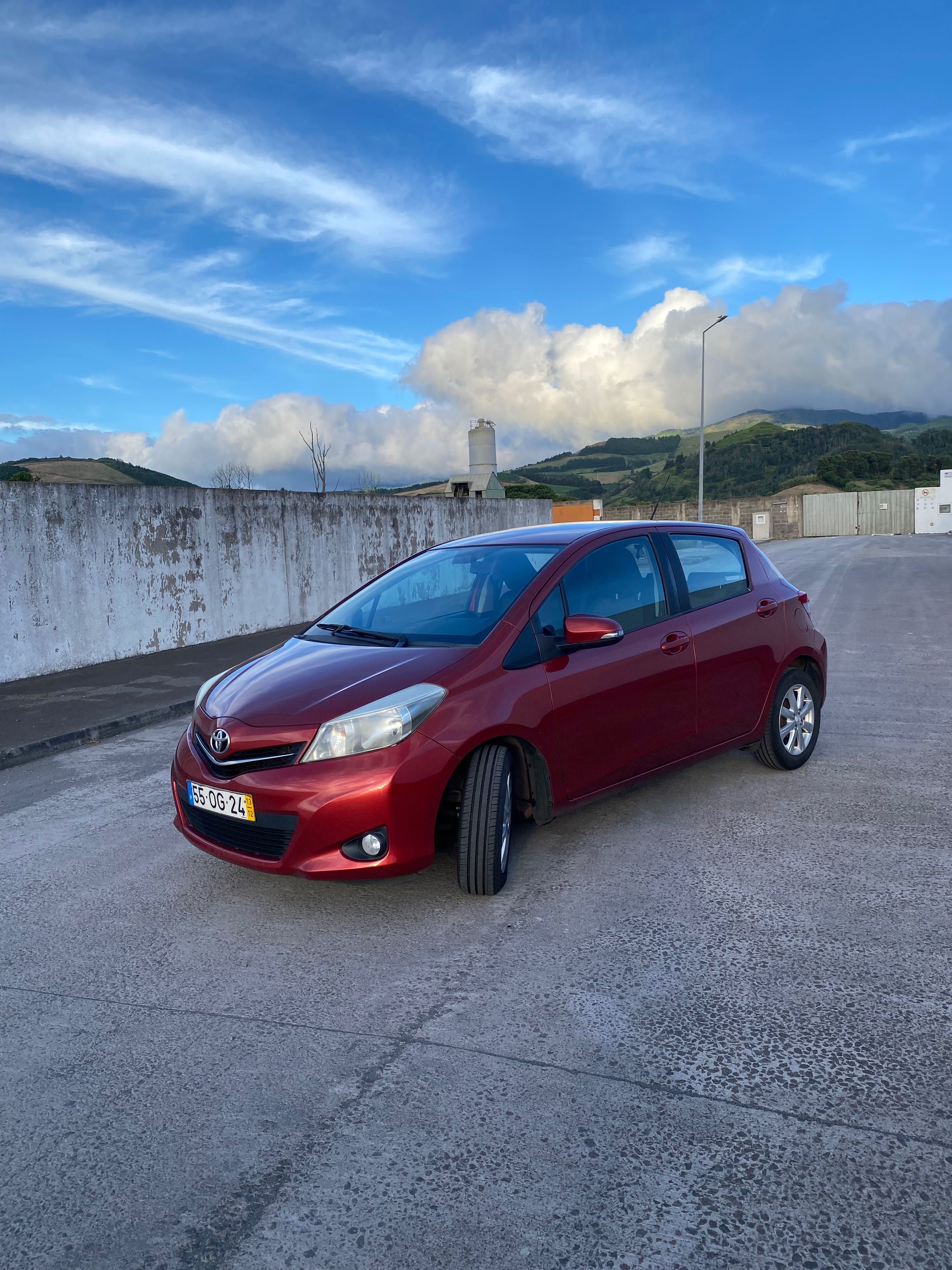 Toyota Yaris 1.0 VVT-i (998cc)  69cv  2013