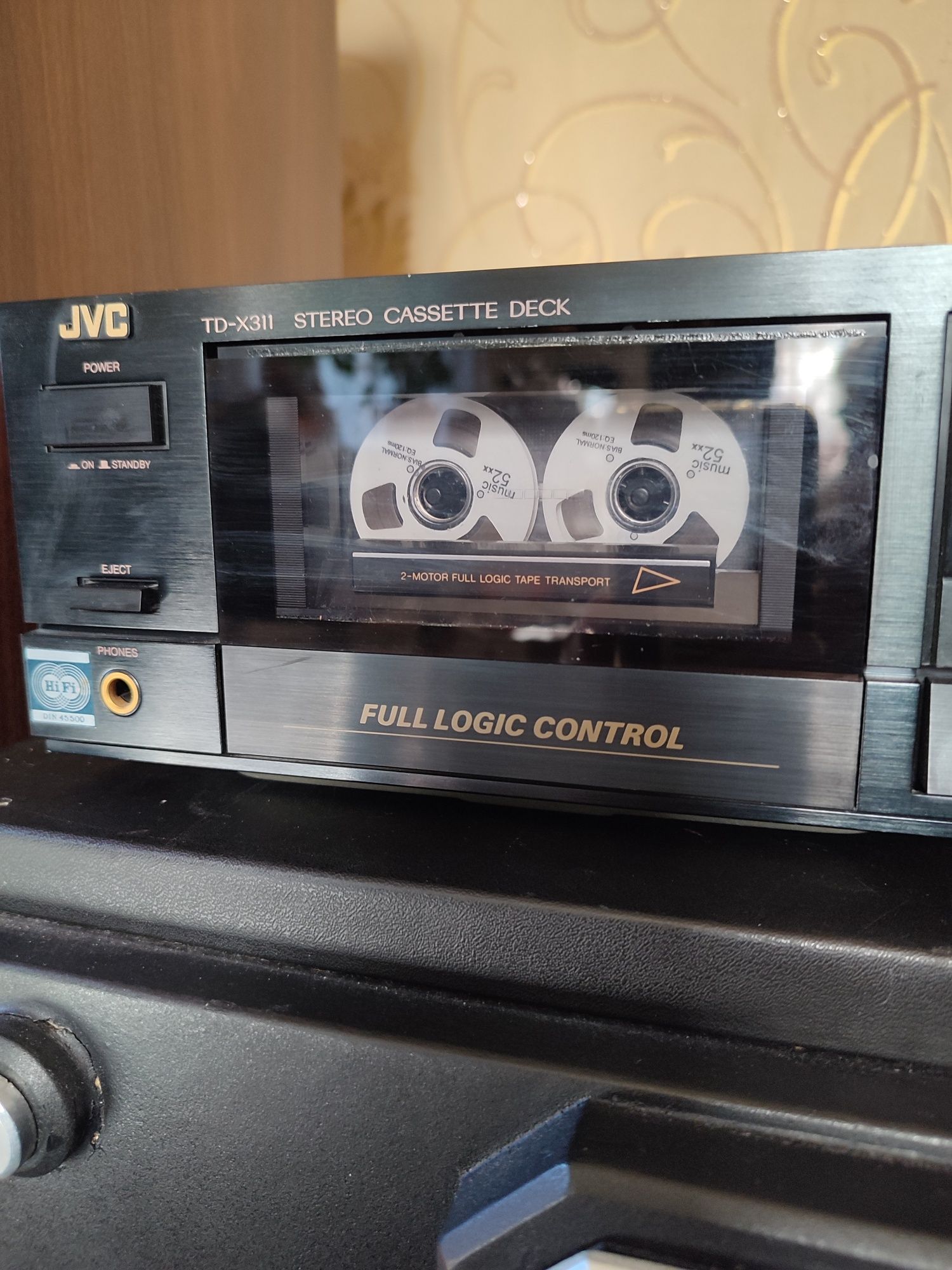 Кассетная дека JVC TD-X311.