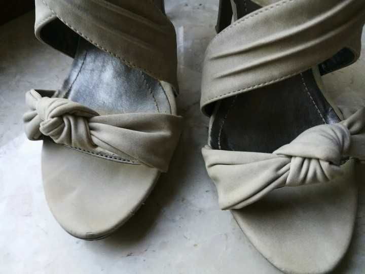 Sandały sandałki beżowe na obcasie Jenny Fairy 39