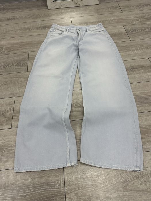 Мужские светлые широкие джинсы