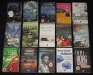 Livros de bolso 11x17 Nora Roberts Steven Saylor Joseph Conrad