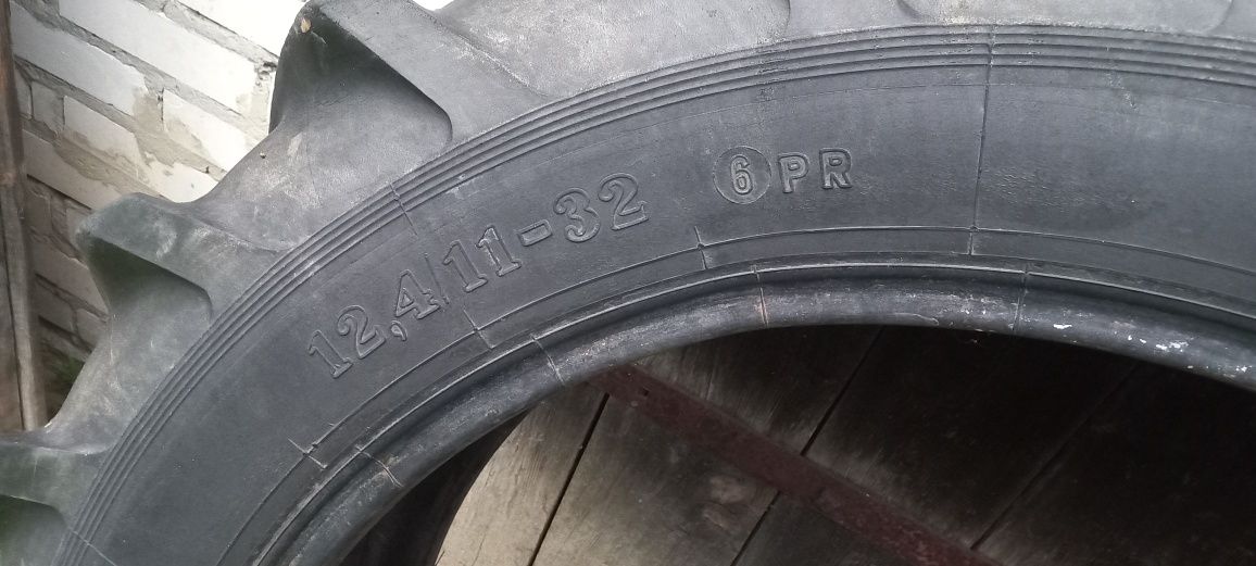 Opona 12,4 x 11-32 barum