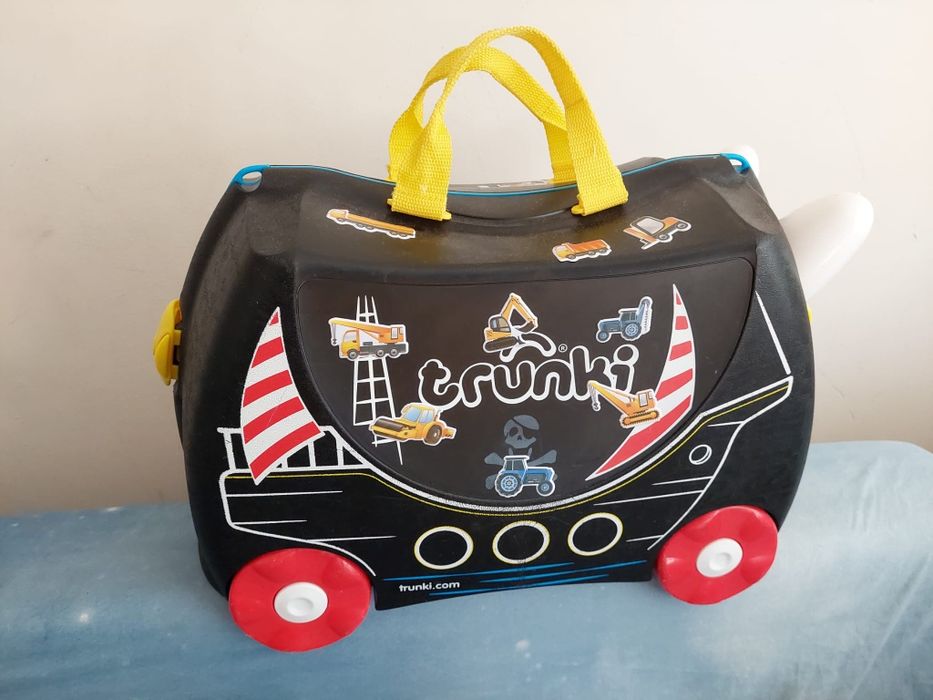 Walizka Trunki dziecięca na kółkach statek piracki czarna