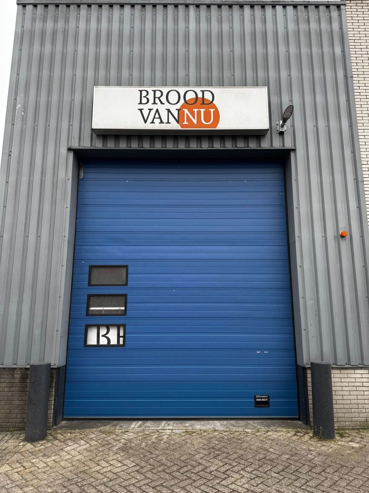 Brama 3.55x4.50 segmentowa Crawford elektryczna 3 sztuki
