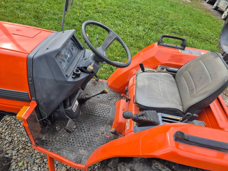 Sprzedam Mini Traktor Kubota GL 26 stan bardzo dobry 4x4 plug do snieg