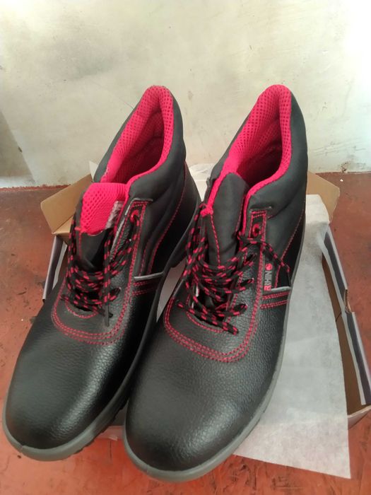 Шкіряні ботинки,черевики зимові чоловічі розмір 45-46 нові