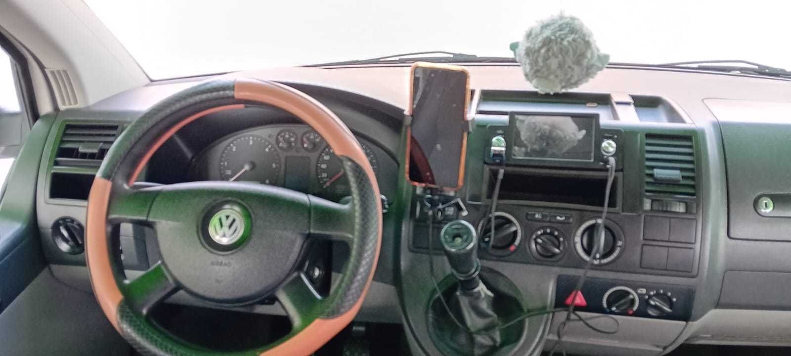 Transporter VW T5 - 9 Lugares