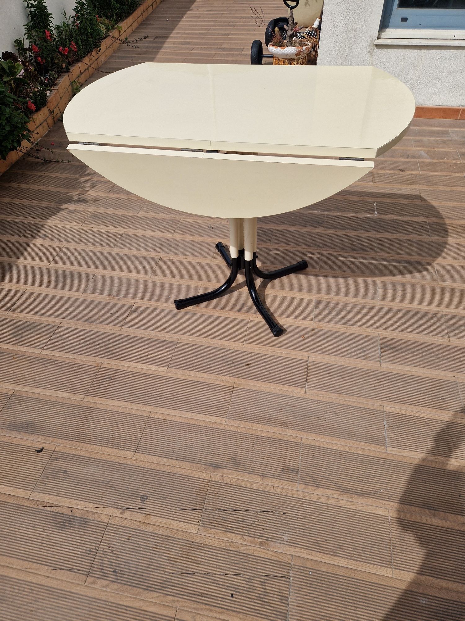 Vendo mesa pequena
