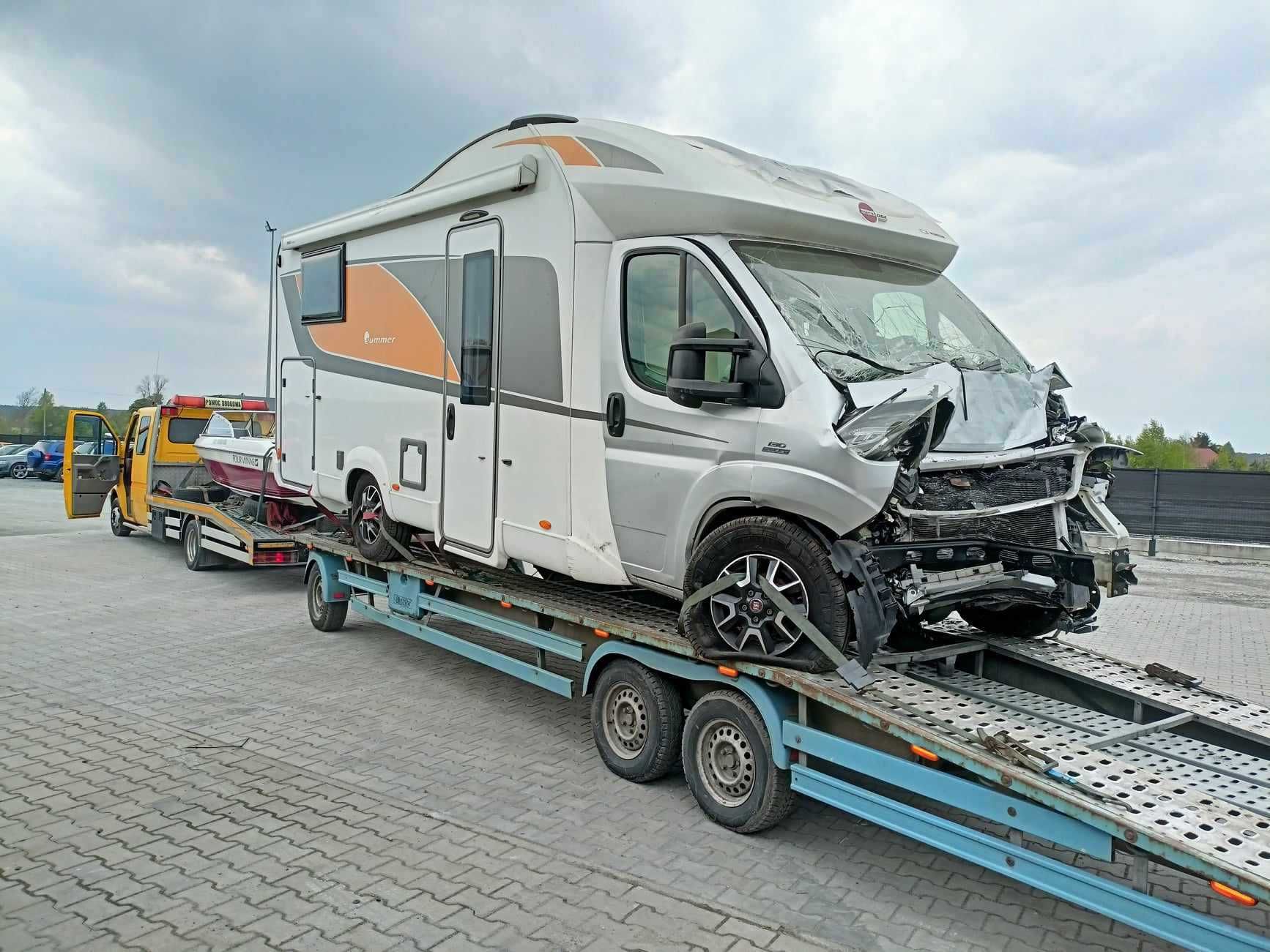 kamper ducato 2016 rok burstner Półintegra  dodatkowo opuszczane łóżko