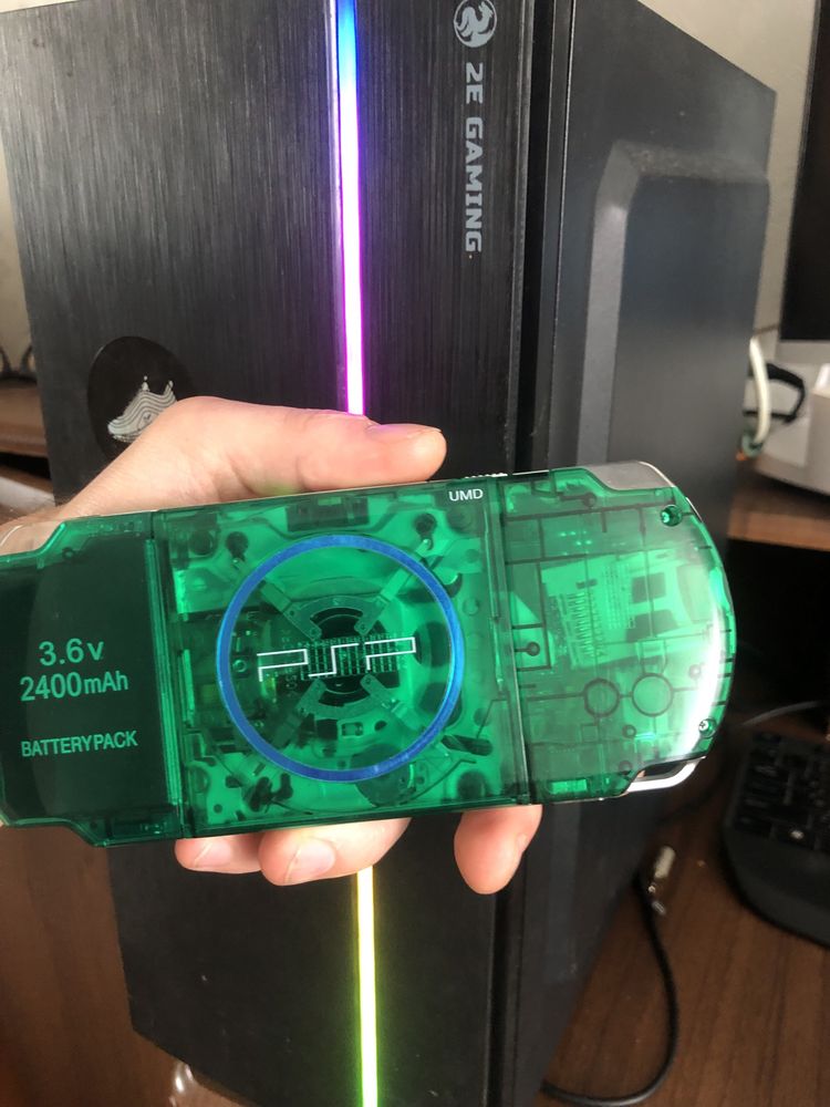 Psp sony 3008 кастом + комлект ігор