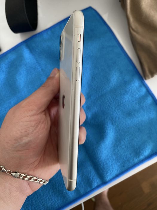 Iphone 11 white , на запчасти , заблокирован