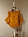 OFERTA PORTES - Camisa Amarela Decote em Barco da Papaya (Tamanho M)