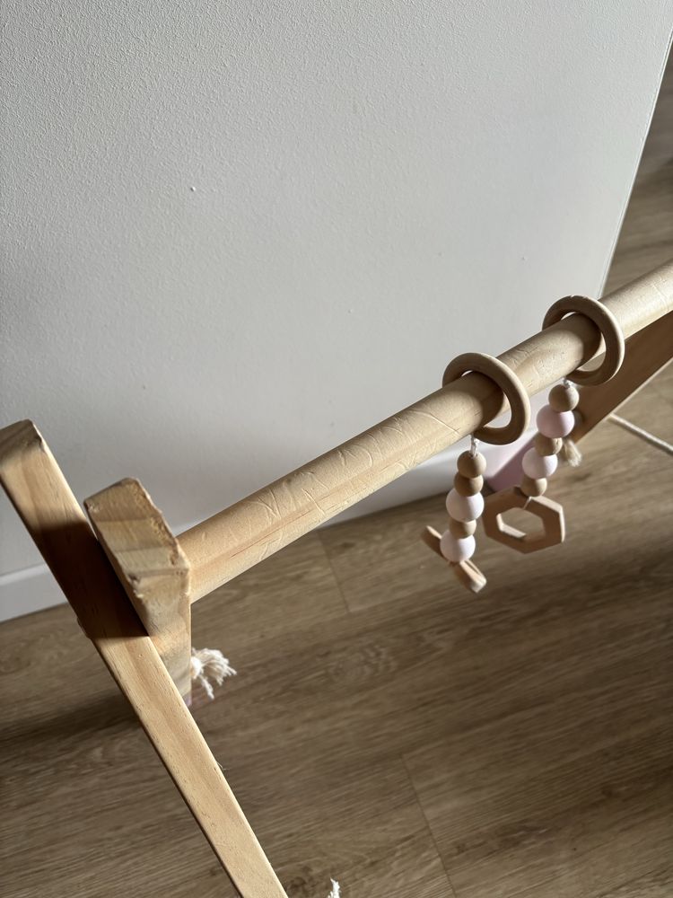 Drewniany stojak dla dzieci Babygym