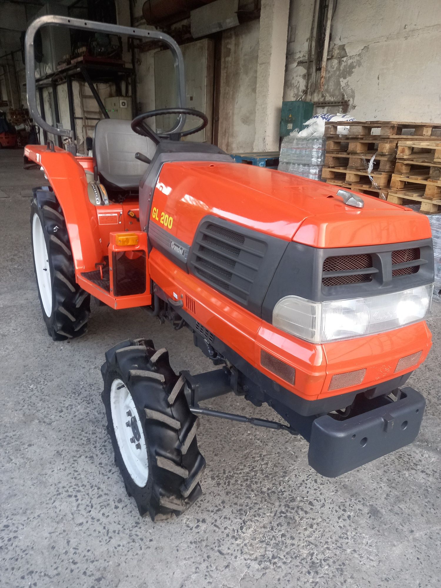Міні трактор Kubota GL200