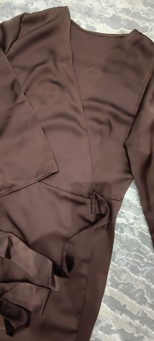 Шовкова сукня на запах