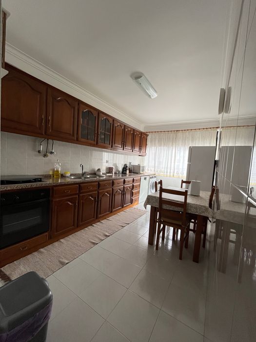 Apartamento T3 com arrecadação e garagem