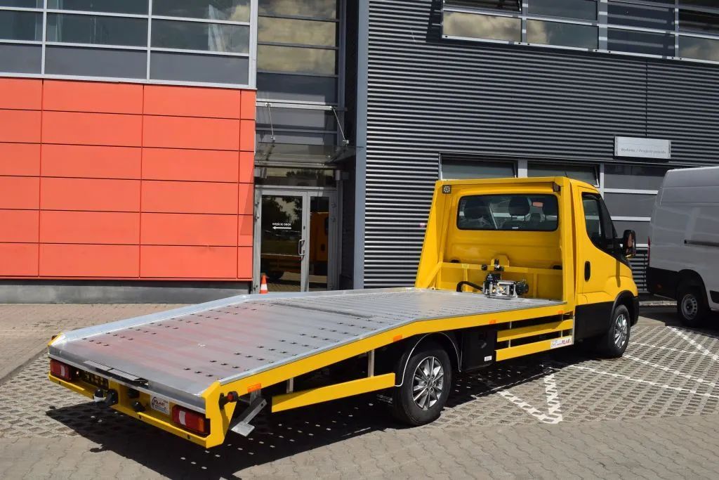 Iveco DAILY 35S18H  Iveco DAILY LAWETA Do Zadań Specjalnych