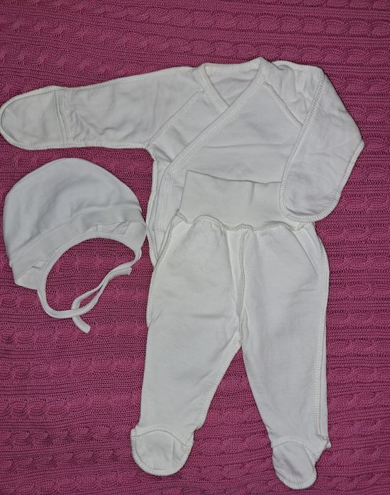 Набір дитячого одягу в пологовий. 1 набір - 150 грн.