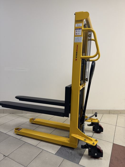 Masztowy wozek paletowy WRHS 1013
