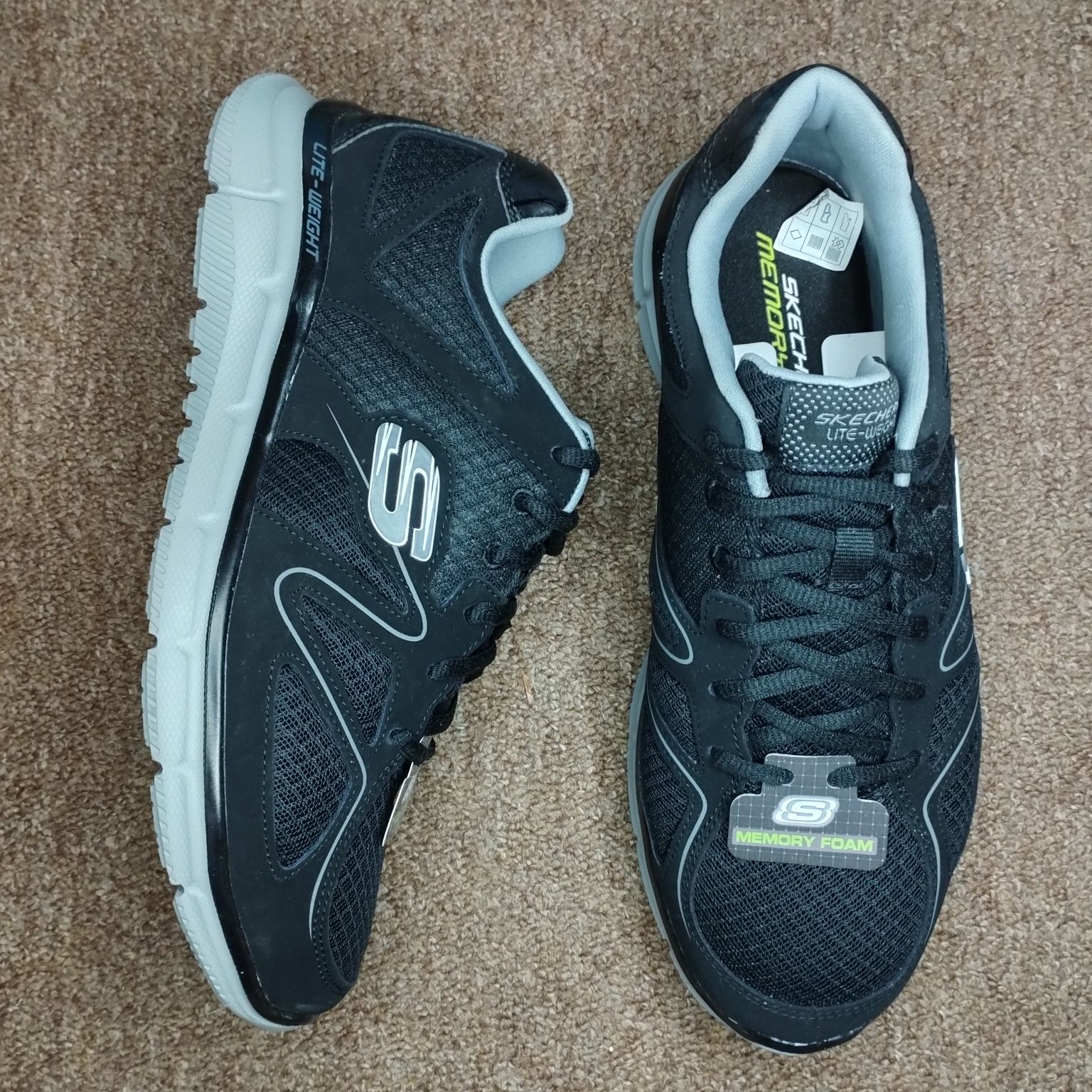 40,41,42,42,5. Мегазручні кросівки Skechers Satisfaction - Flash Point