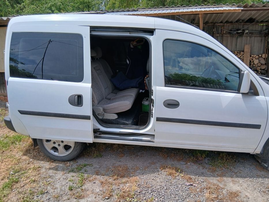 Opel Combo продається