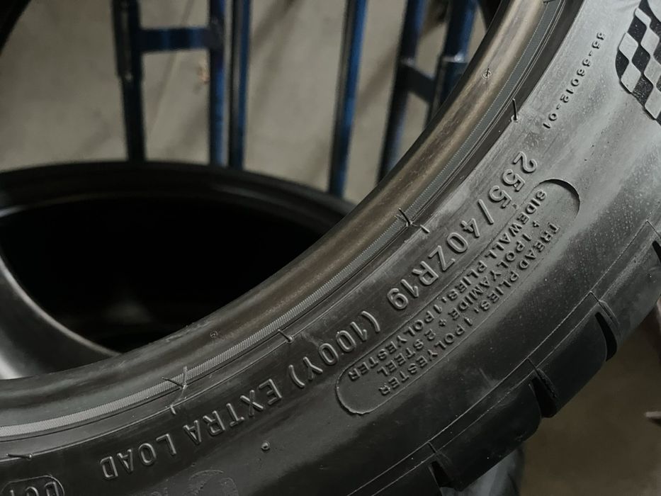 275/40/19+255/40/19 R19 Michelin Pilot Sport 4S 4шт нові