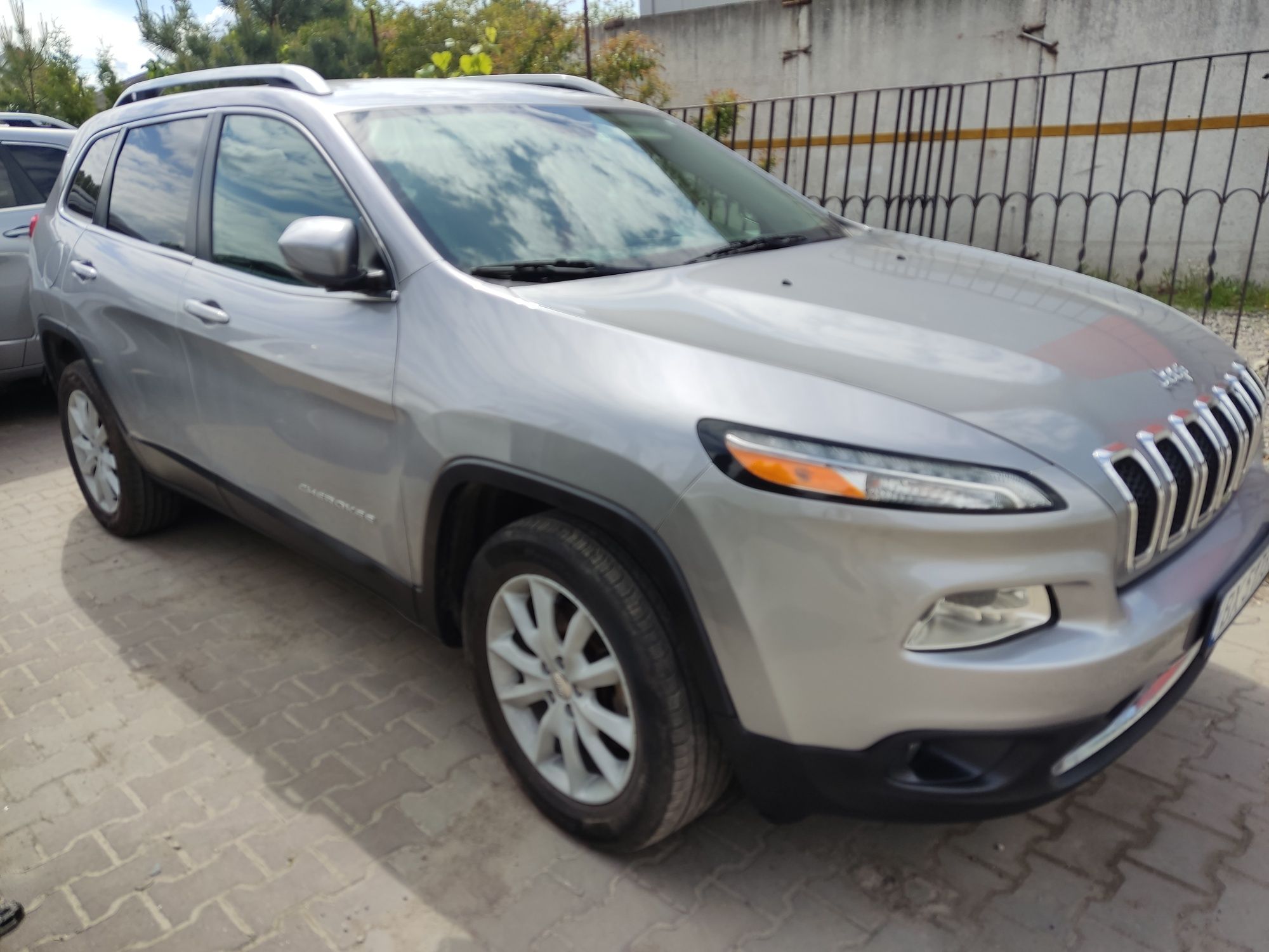 Jeep Cherokee 2.4L 4×4 2017 г Limited