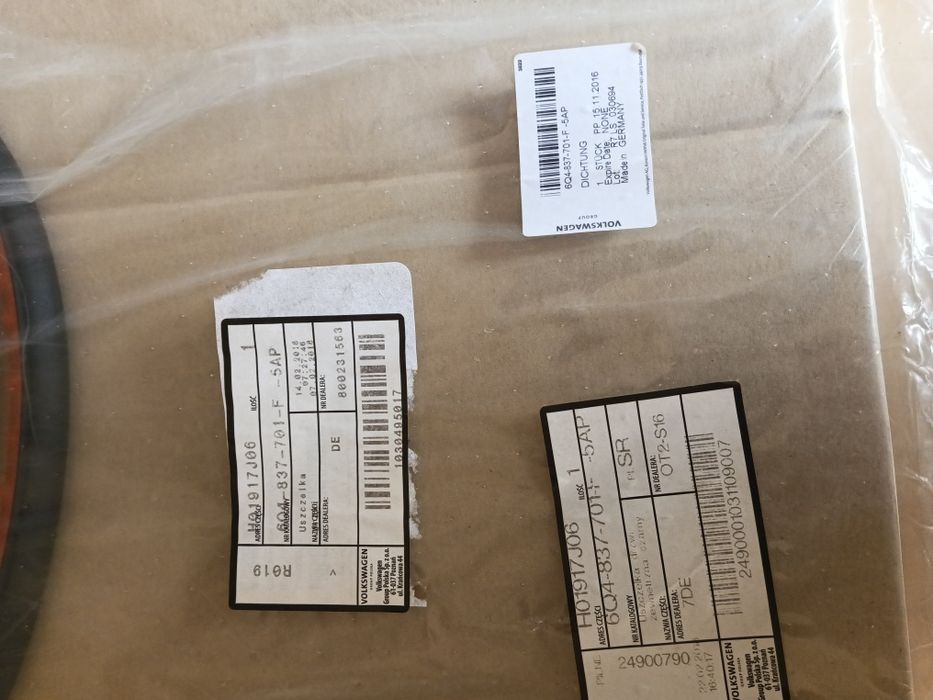 Uszczelka drzwi VW polo N9 okularnik