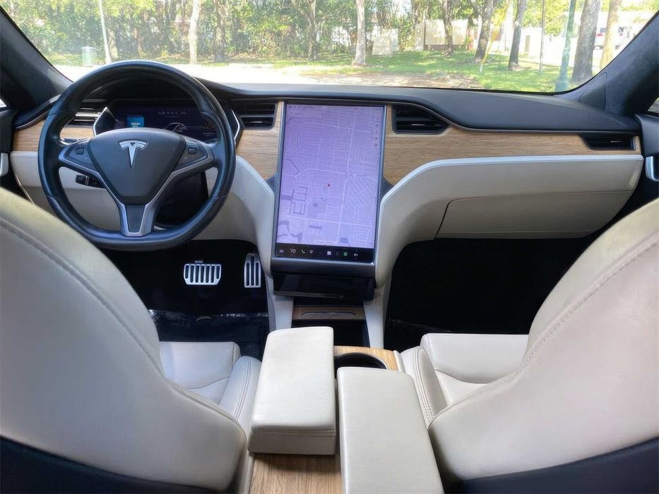 Tesla Model S Long Range Plus      2020