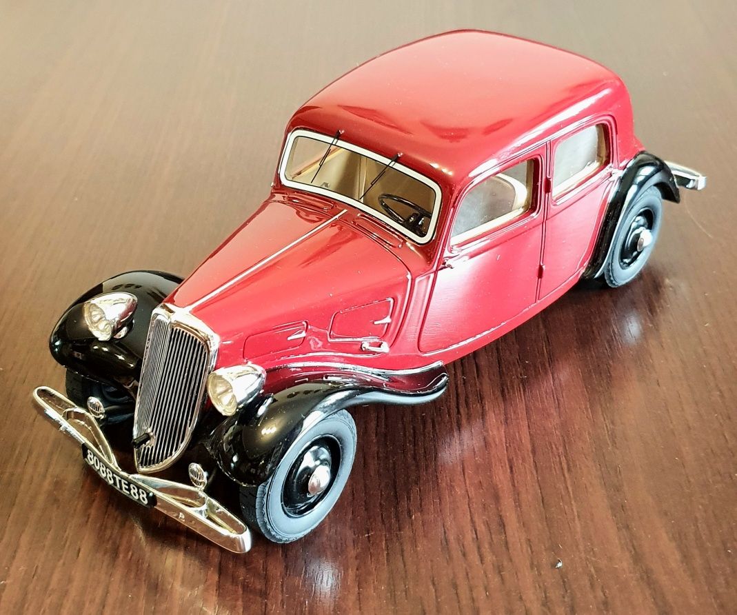 Citroen Traction Avant 7CV 1935 Cult Scale Models 1:18