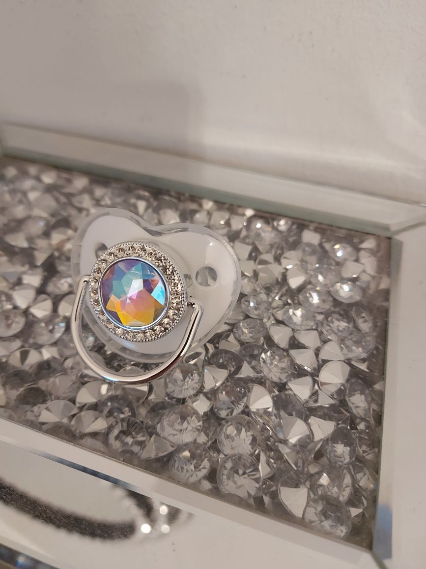 Bialy Smoczek z cyrkoniami cyrkonie diamond diament nowy cudo wysyłka