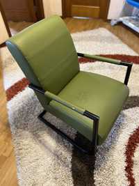 Стілець ( крісло ) від компанії H&H зеленого кольору!