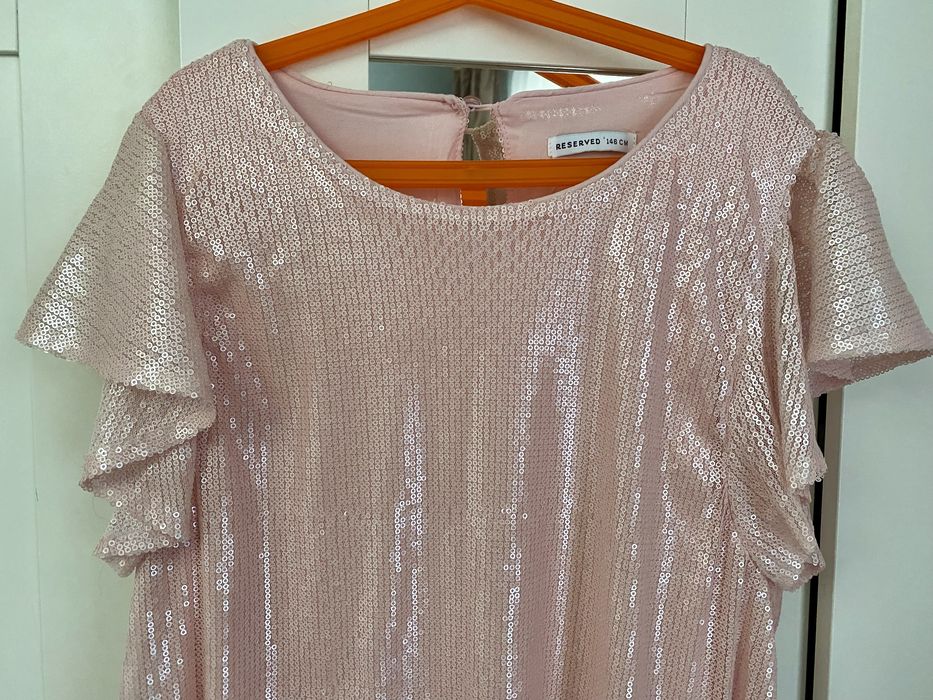 Плаття на дівчинку в паєтках Reserved як нове - 146р