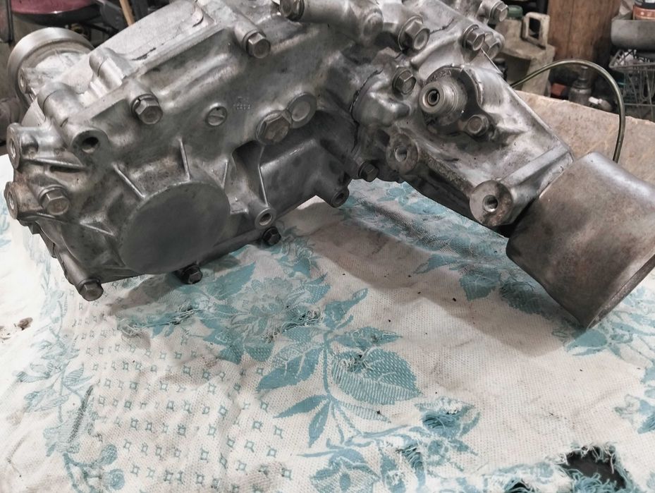 Роздатка л200 правий лівий руль АКПП МКПП