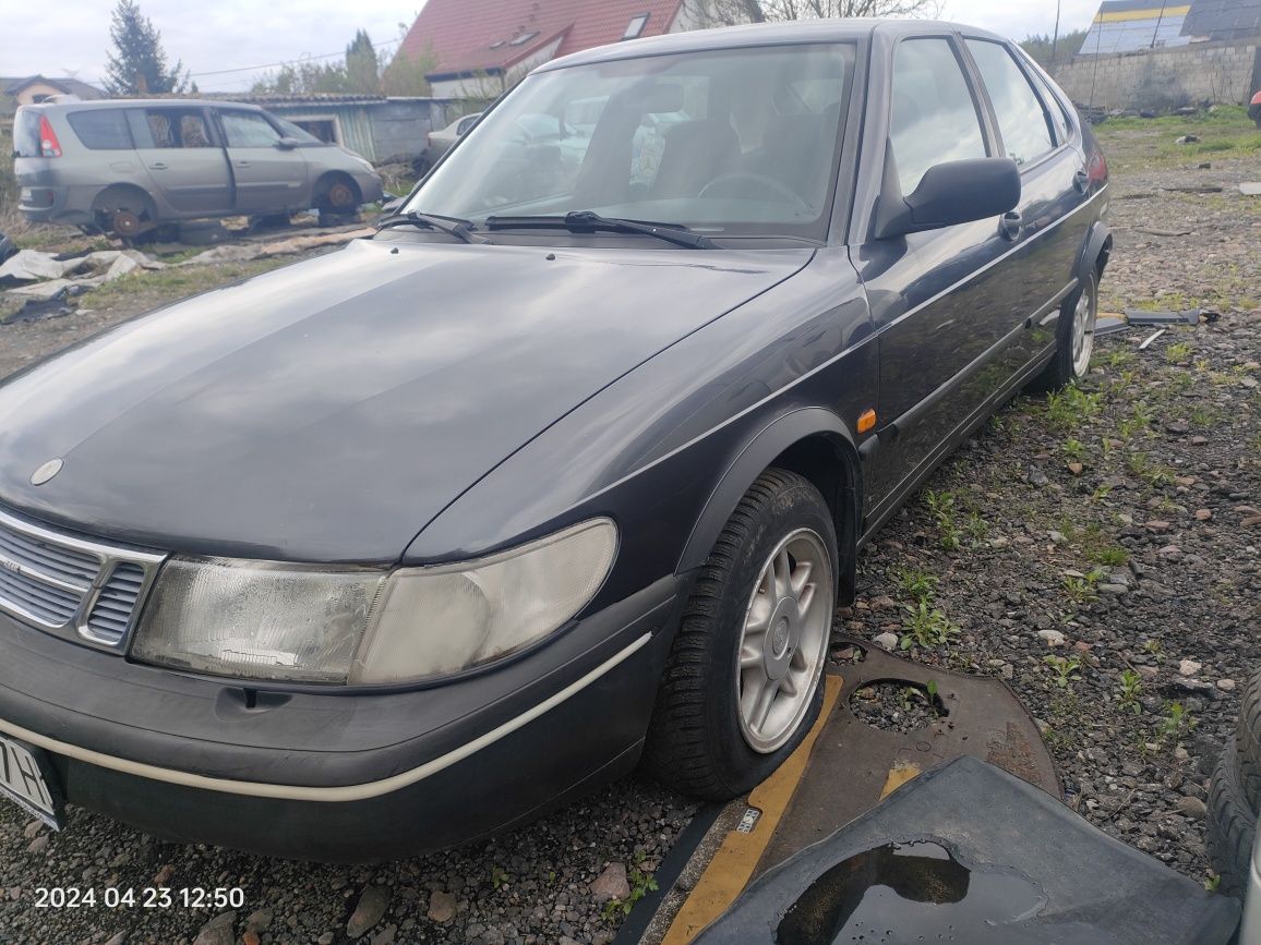 Saab 900 2.0+LPG ładny