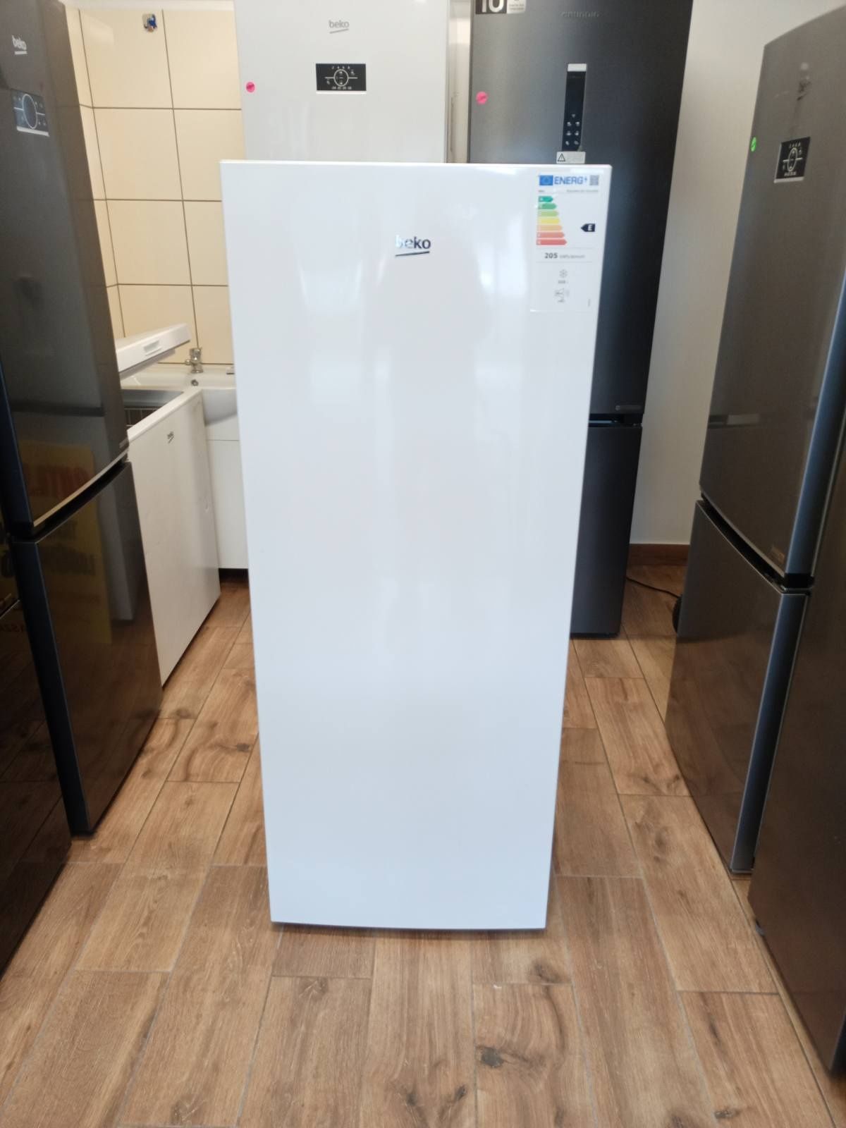 Zamrażarka Beko RFSA 240M41WN
