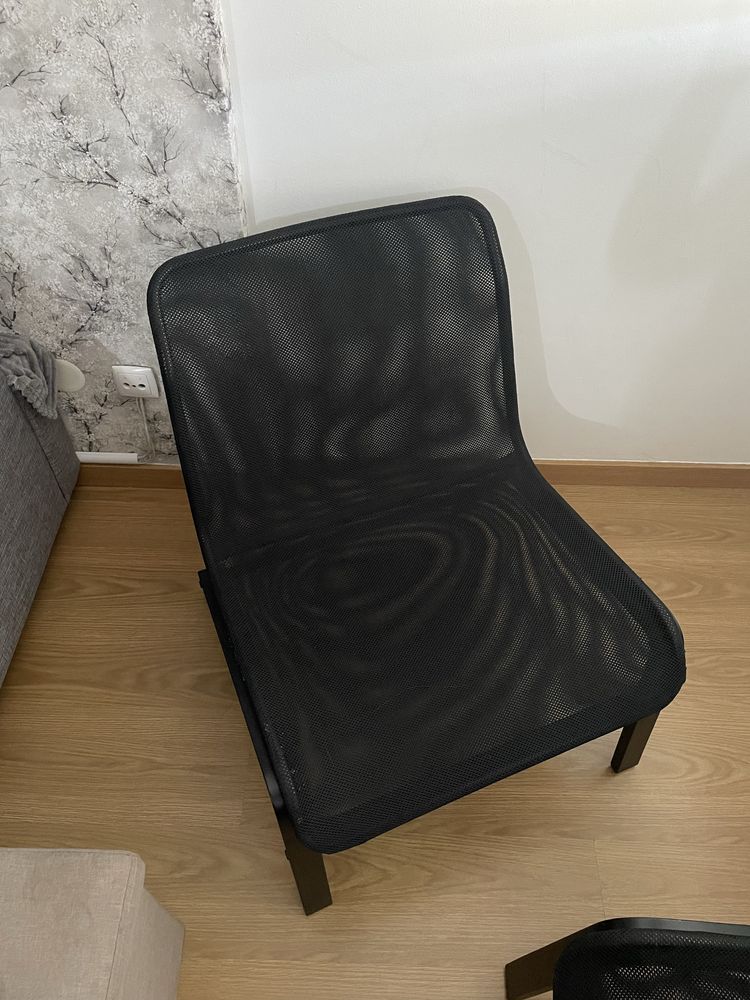 2 cadeiras pretas ikea