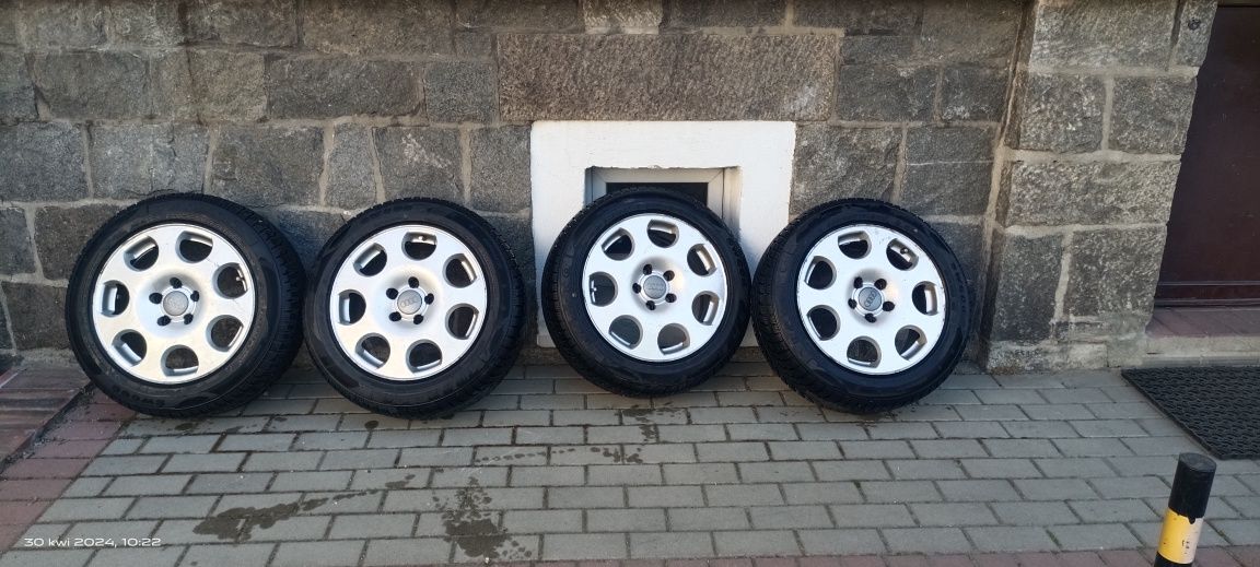 Alufelgi plus nowe opony Audi .