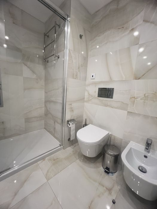 Apartamento na 1.ª linha com garagem e piscina