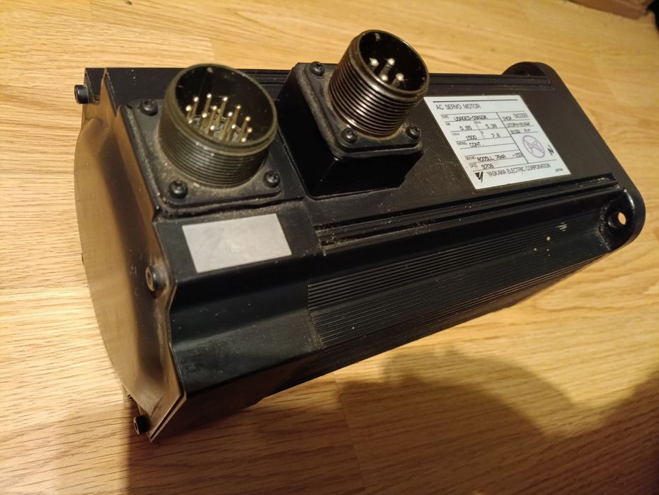 Yaskawa USAGED 09A22K servomotor Haas