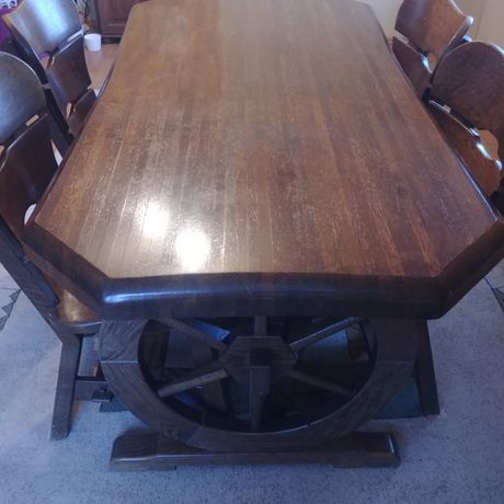 Dębowy ciężki stół z 4 krzesłami - oryginalny wzór koła