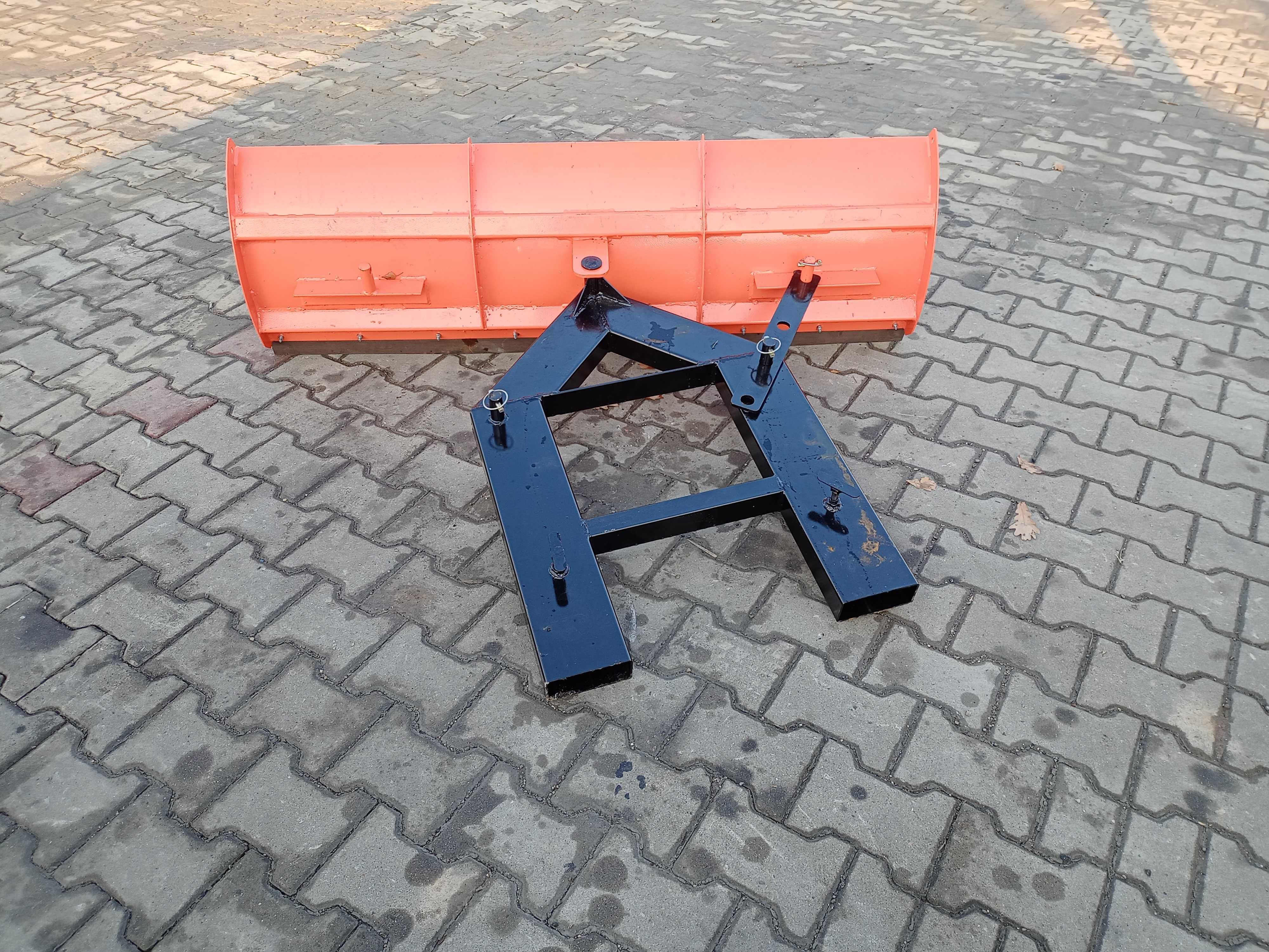 Lekki pług do wózka widłowego szerokości 150cm z regulacją mechaniczną