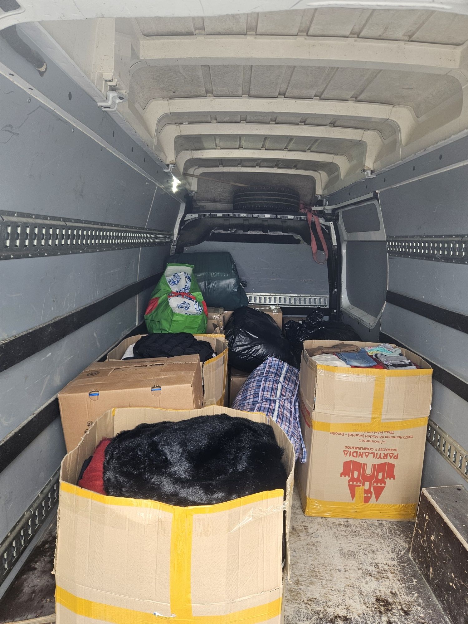Faço transporte de mudanças e outros