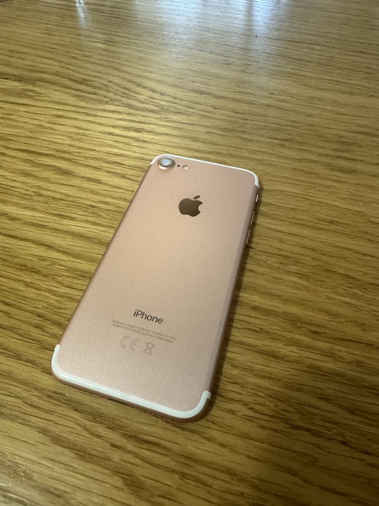 iPhone 7 Rose Gold 32GB bez zarysowań, nowe sluchawki