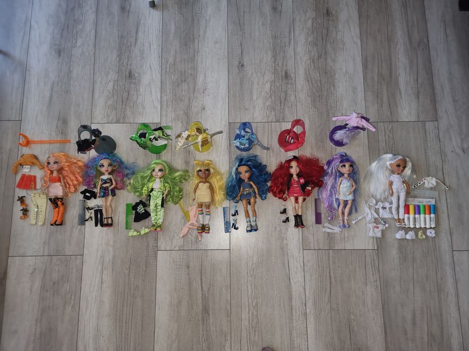 8 lalek rainbow high